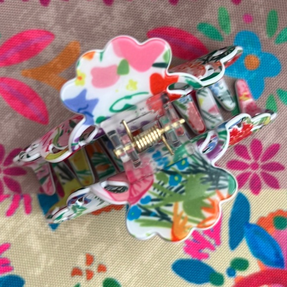 New Floral Spring Hair Clip - Picture 4 of 5